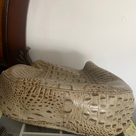 Brahmin Tan Leather Shoulder Bag/Melbourne style embossing - Picture 5 of 5